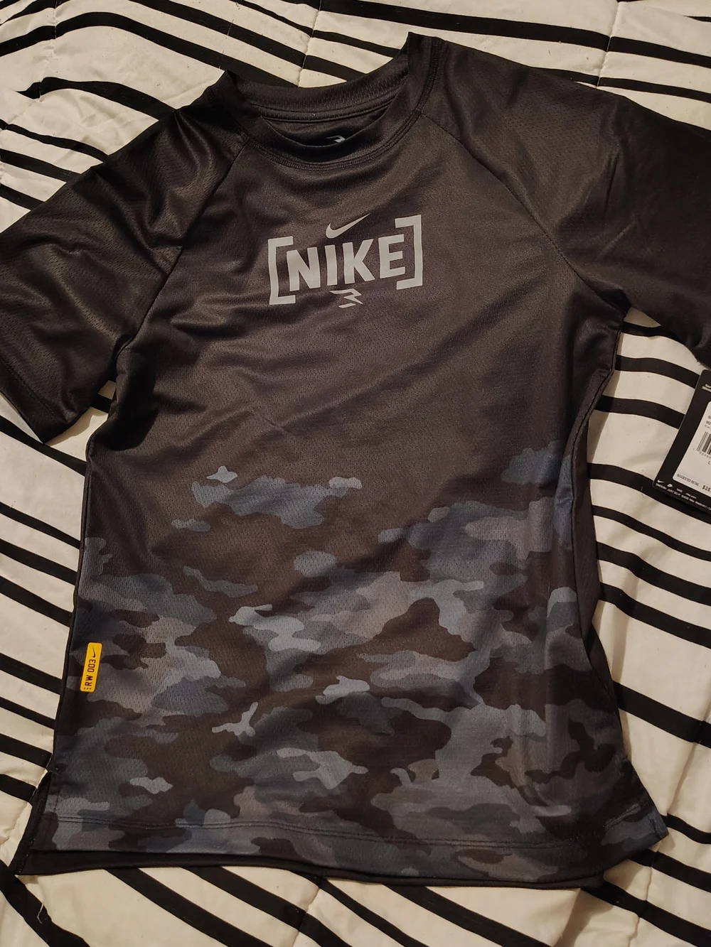 NWT Nike Black & Gray Camo Dri-FIT Athletic Shirt Boys Size Large